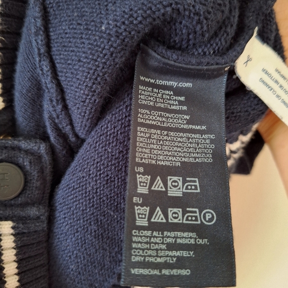 Tommy Hilfiger Sz M - Picture 4 of 4